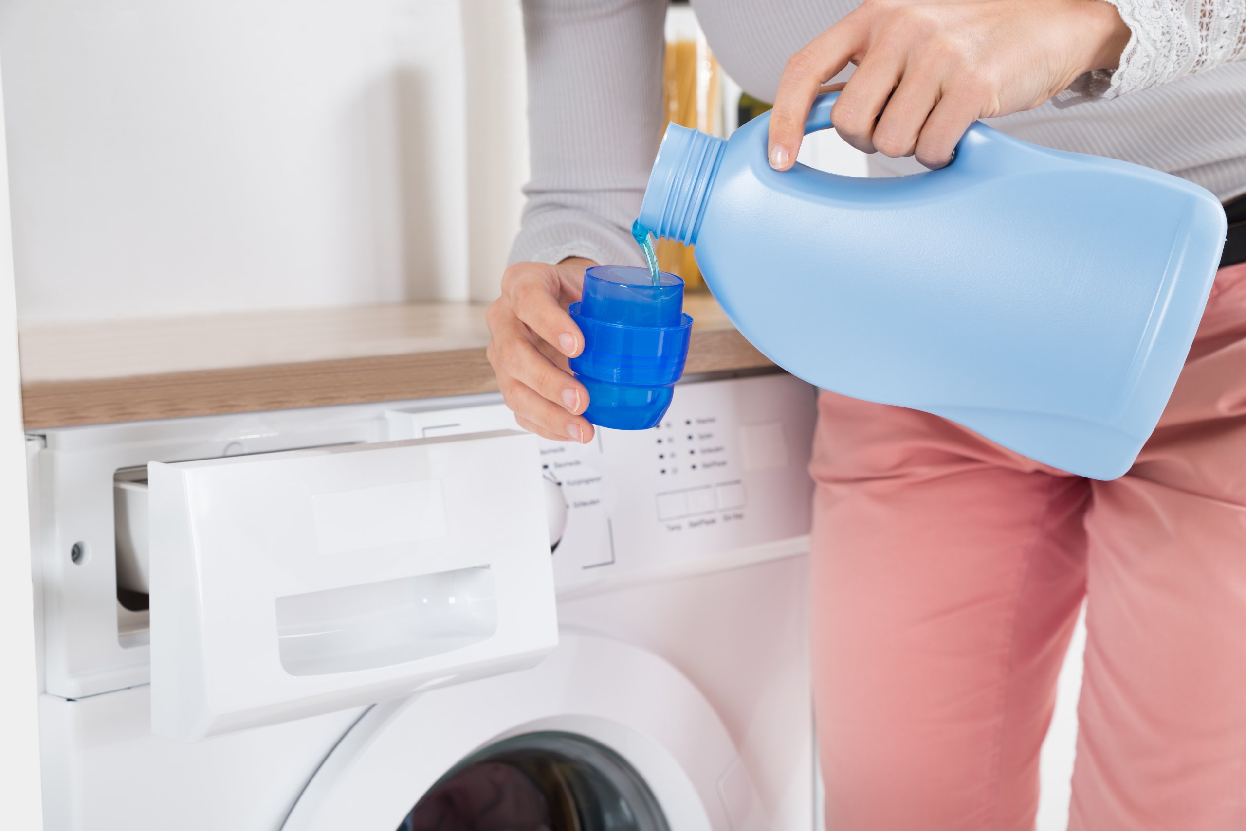 Where do you put detergent in a washing machine Persil