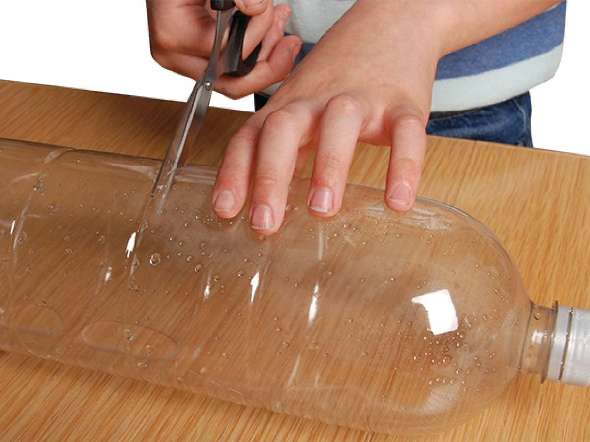 Cutting plastic bottle